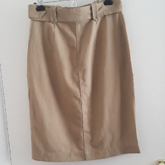 Chic Tan Button-Down Pencil Skirt, Size 6 Cotton & Linen - Picture 4 of 10